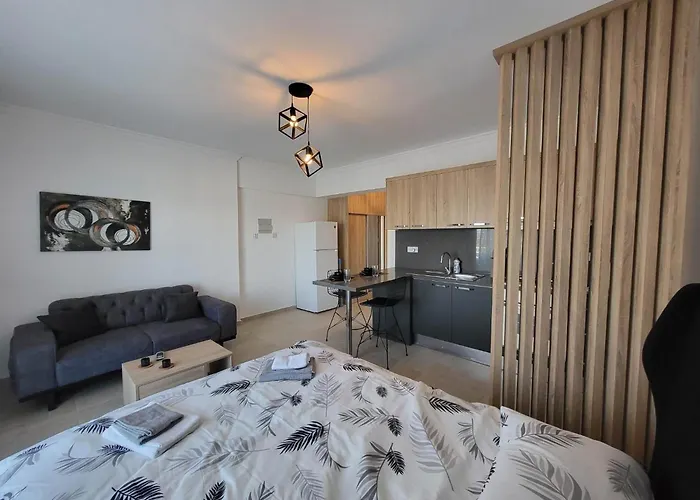 Royal Life Poseidon A With Sea View In Long Apartmán *